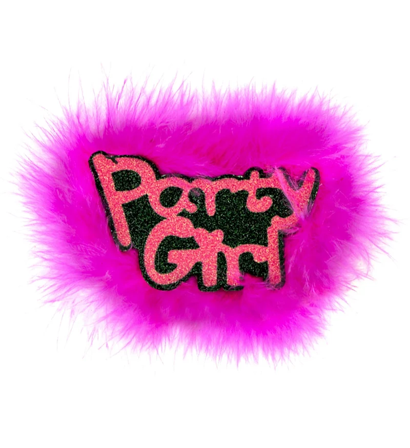 Broche party girl Yuna